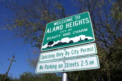 The welcome sign for Alamo Heights, Texas.